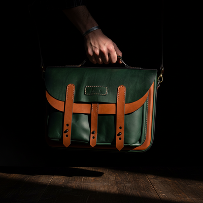 ხელნაკეთი ტყავის ჩანთა